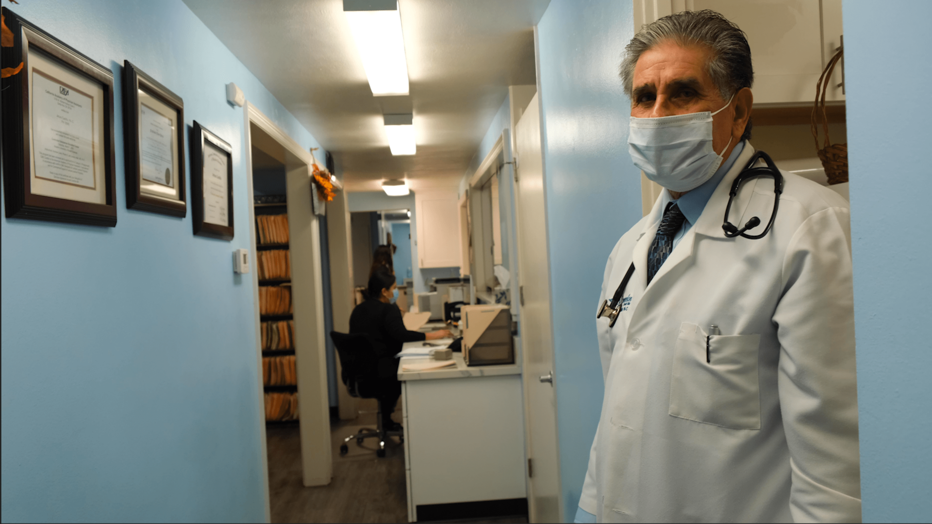 LATINODOCS2 MAIN PHOTO LOZANO 4:21:22